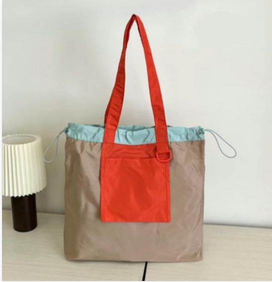 Chic und Stil | Foldable, Waterproof Super Tote Bag
