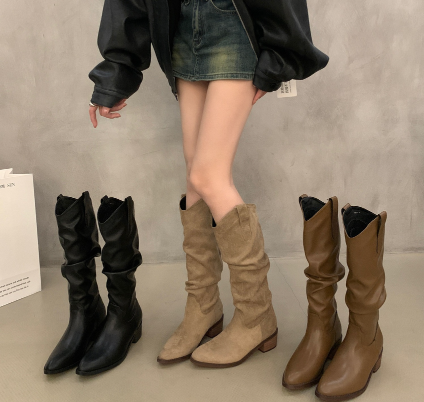Chic und Stil - Bottes vintage en daim avec volants