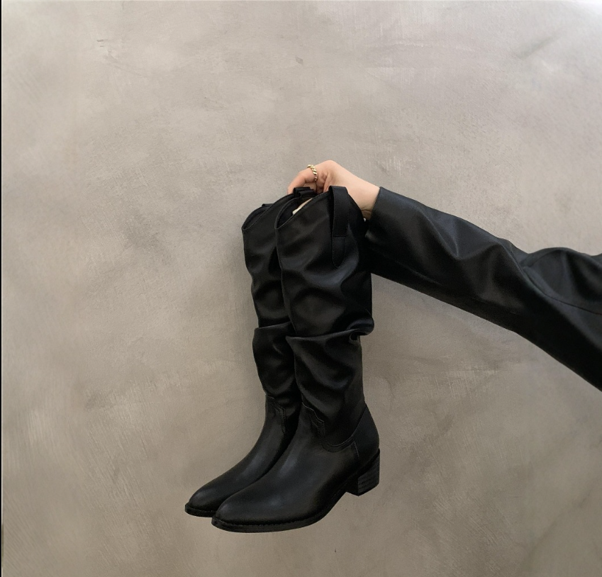 Chic und Stil - Bottes vintage en daim avec volants