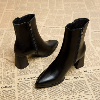 Bottes pour femmes Chic und Stil dans le style - Silhouette élancée pour une élégance intemporelle