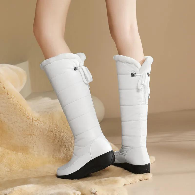 Chic und Stil | Mid-calf winter boots for women with warm fur lining