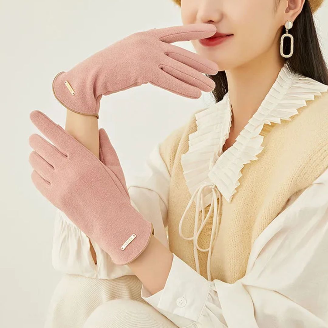 Chic and Style | Stylish suede gloves with lining