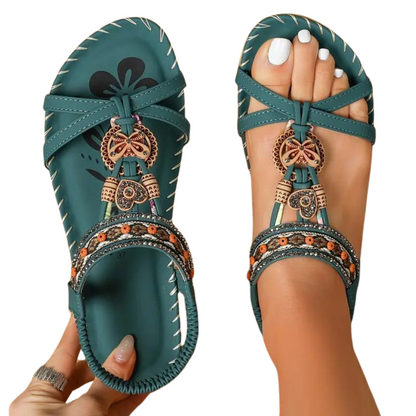 Chic und Stil | Flat Sandals - Boho - Rhinestone Butterfly
