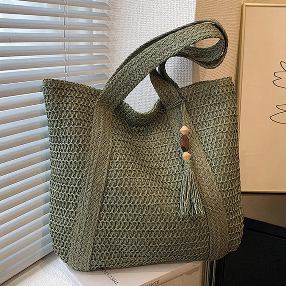 Chic und Stil | Summer Bag Made of Straw with Casual Design