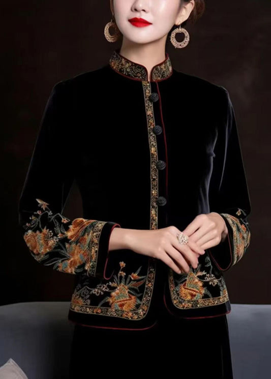 Chic und Stil | Black silk coats embroidered with long sleeves