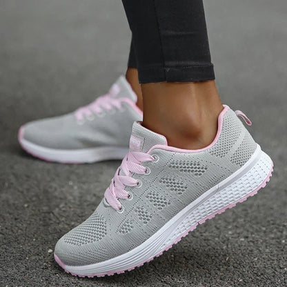 Chic und Stil | Women's Breathable Mesh Fabric Laced Sneakers
