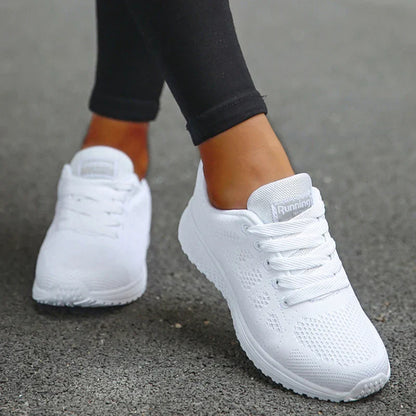 Chic und Stil | Women's Breathable Mesh Fabric Laced Sneakers