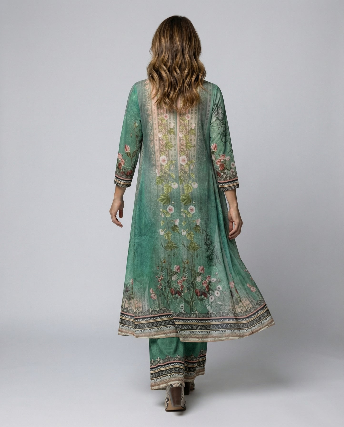 Women’s Floral Jumpsuit mit Wide Leg & Elegant Shawl | Chic und Stil