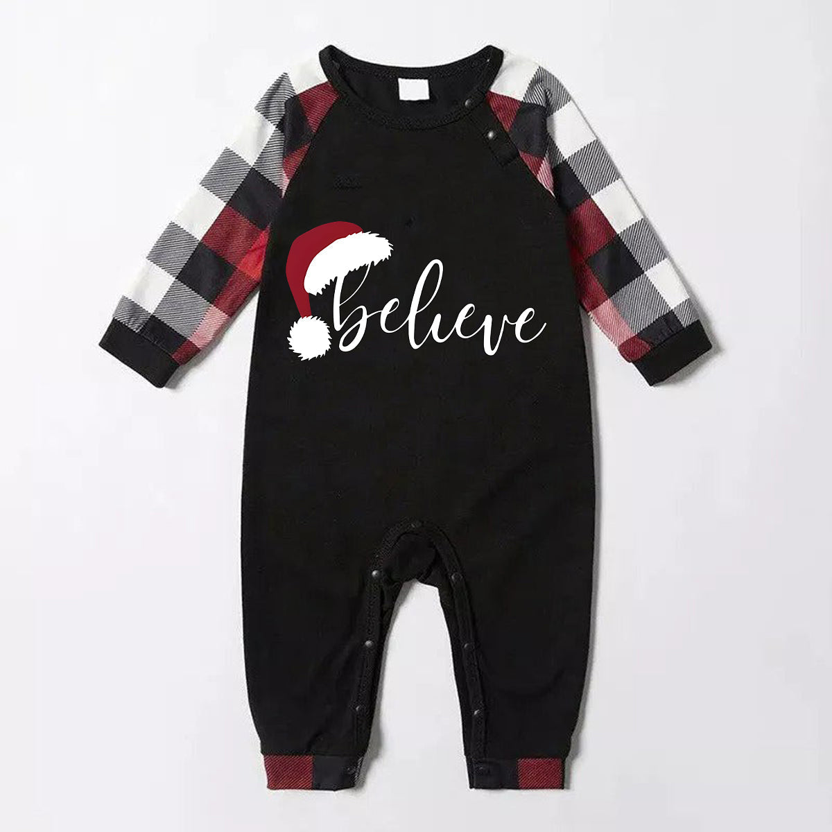 Chic und Stil | Christmas hat and 'Believe' letter print patterned check sleeves contrast tops and red & black & white check pants family pajama set with dog bandana