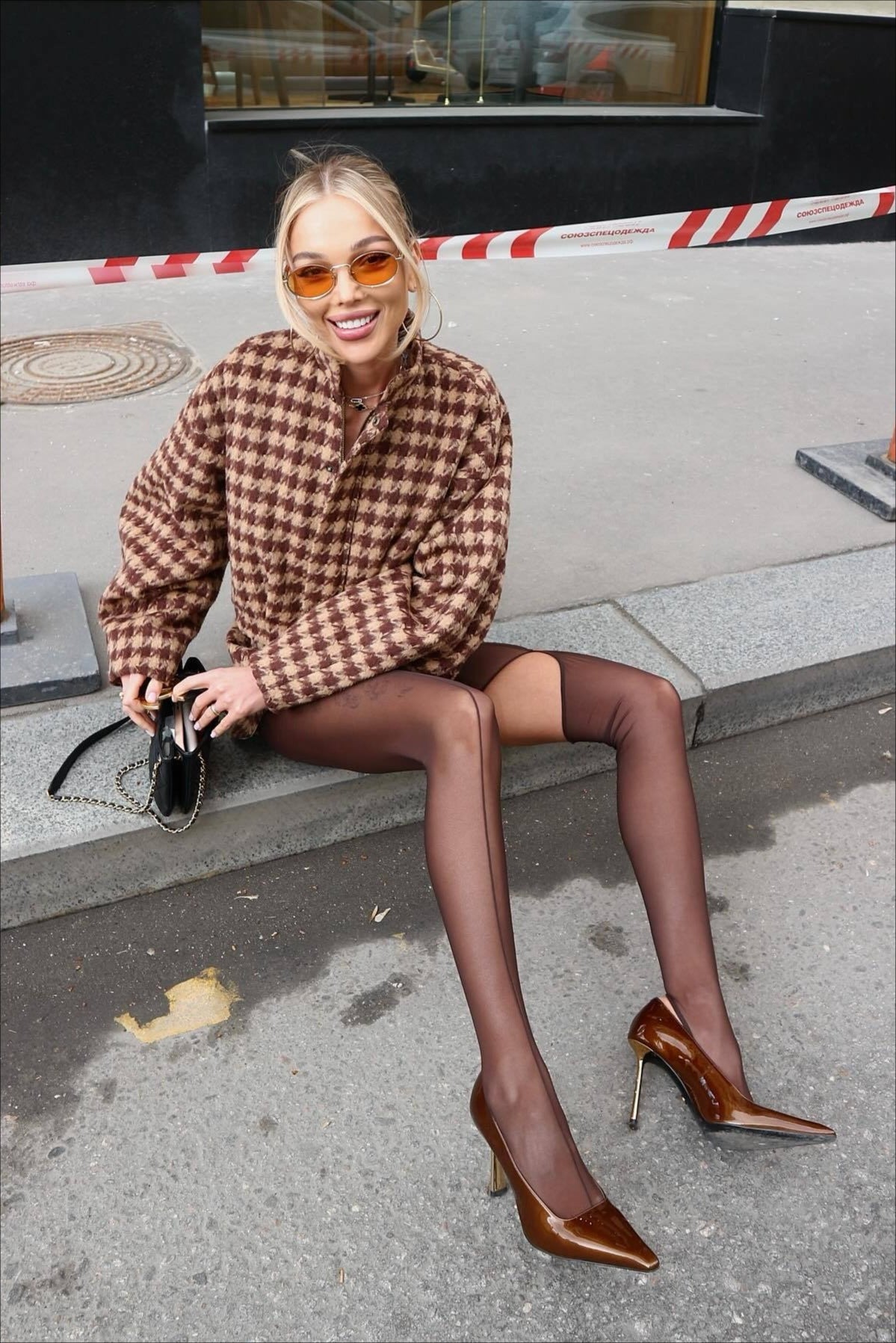 Chic und Stil | Houndstooth Zip Jacket and Shorts Two-Piece Set