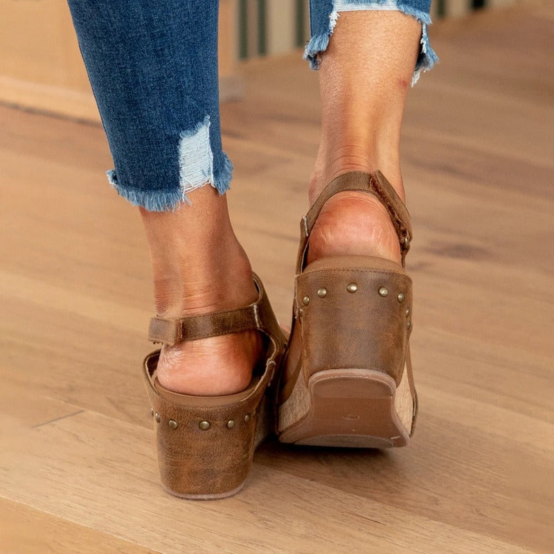 Chic und Stil | Summer sandals made of leather