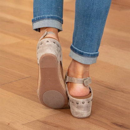 Chic und Stil | Summer sandals made of leather