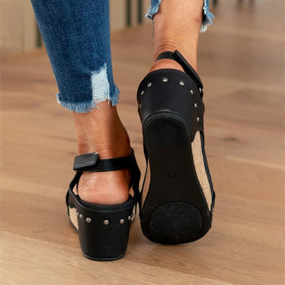 Chic und Stil | Summer sandals made of leather