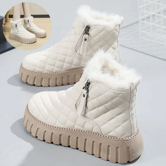 Chic und Stil | Polka Dot Ankle Boots