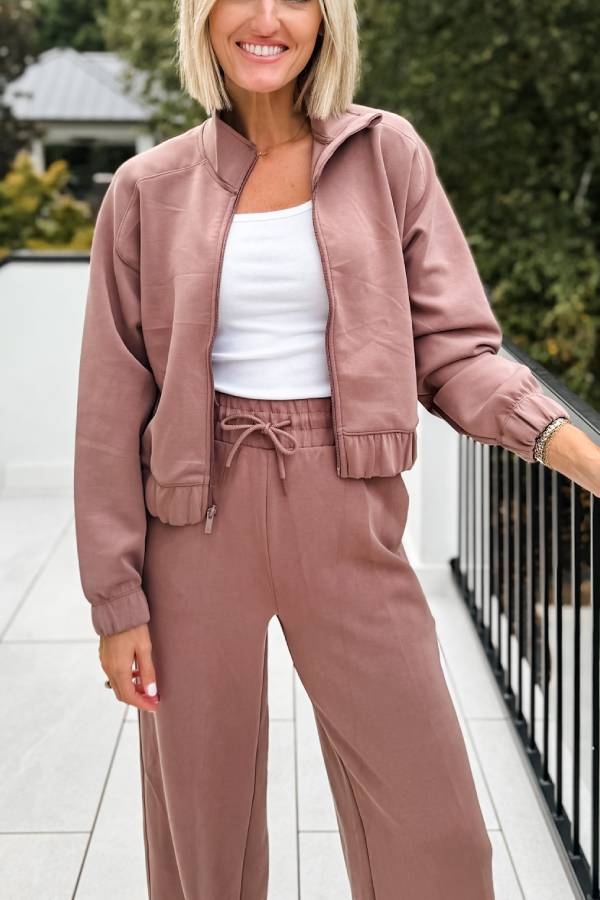 Chic und Stil | Sleek Full Zip Jacket and High Waist Elastic Waist Pockets Loose Fit Sweatpants Set