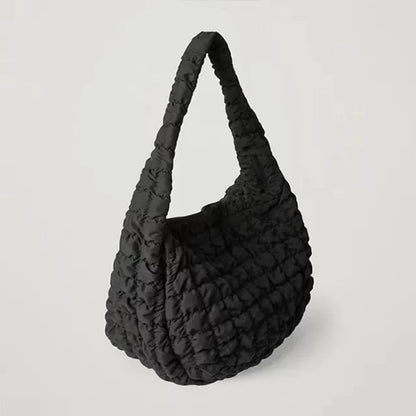 Chic und Stil | Down Crossbody Bag – The Perfect Travel Companion!