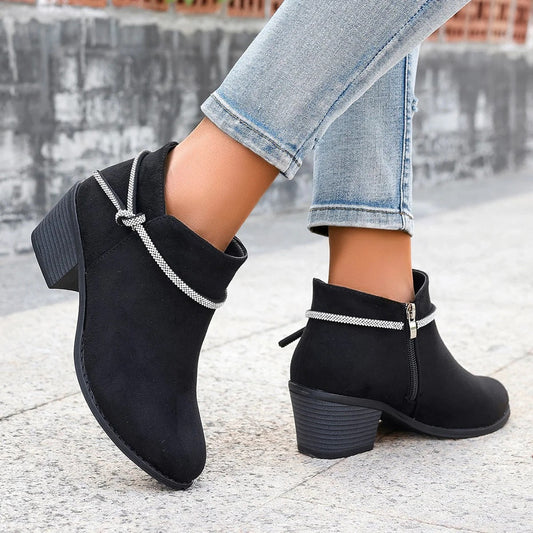 Chic und Stil | Ankle Boots - Suede Finish - Block Heel - Zipper - Adjustable Detail