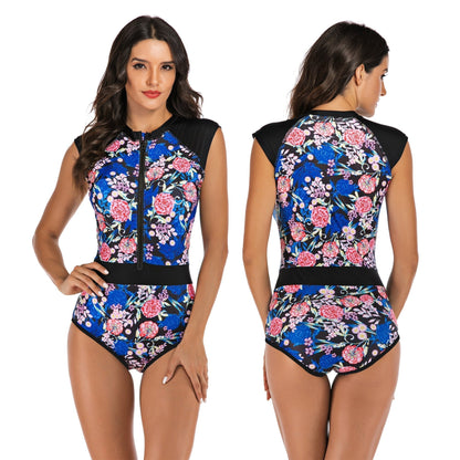 Chic und Stil | One-Piece Sport Swimsuit with Interesting Design