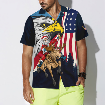 Chic und Stil | Chemises hawaïennes de Noël Hyperfavor, Santa avec drapeau américain 2 Chemise à manches courtes, idée de chemise de Noël cadeau pour hommes et femmes