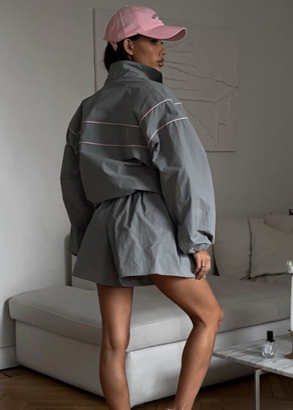 Chic und Stil | Windbreaker Set – Oversized Zip Jacket & High-Waisted Shorts