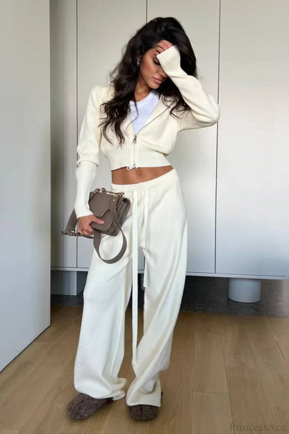 Chic und Stil | Knit Short Zipper Jacket Relaxed Pants Two-Piece Set