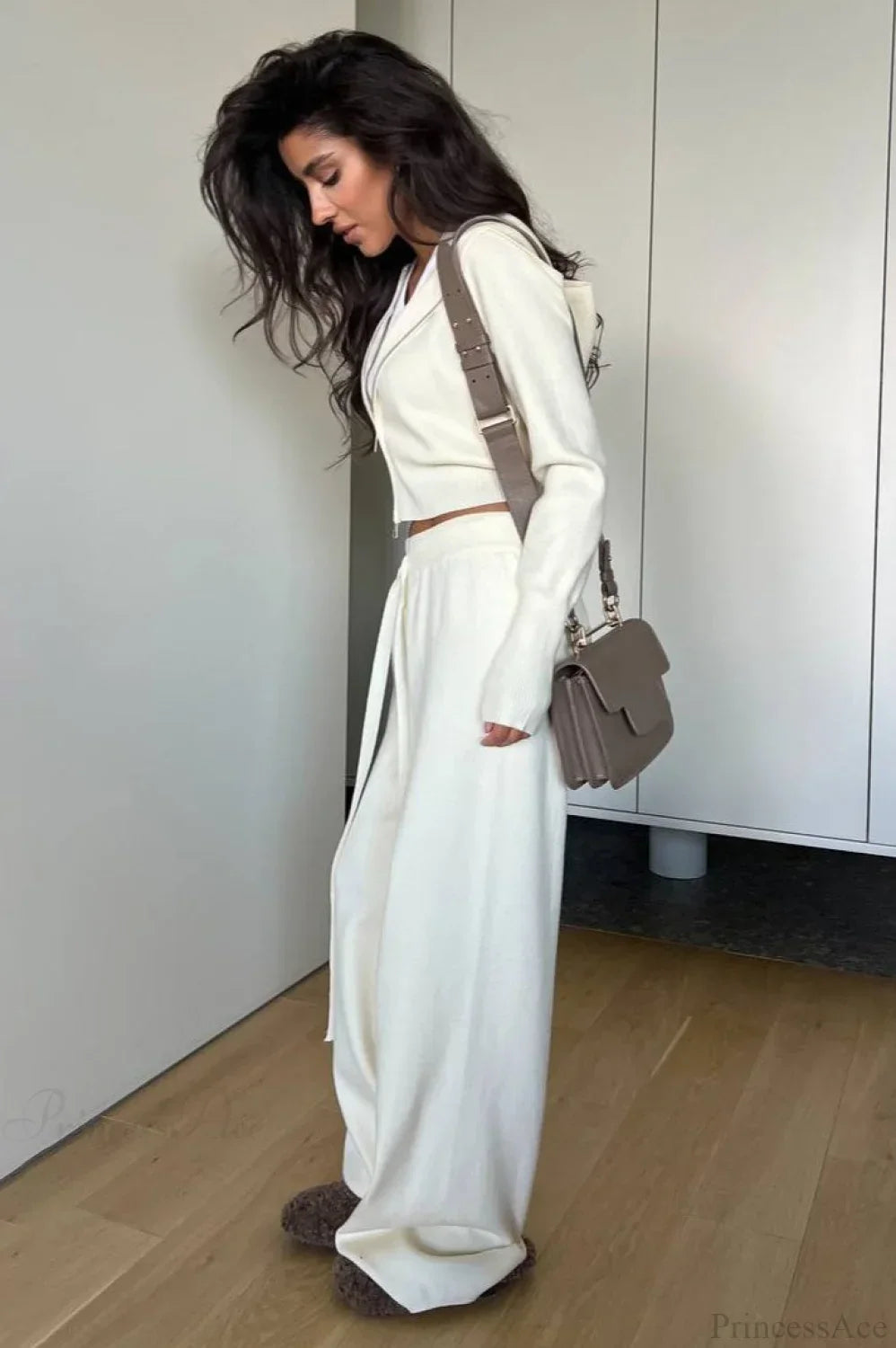 Chic und Stil | Knit Short Zipper Jacket Relaxed Pants Two-Piece Set