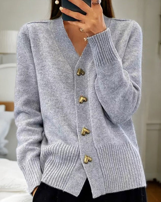 Chic und Stil | Women's Heart Button Cardigan