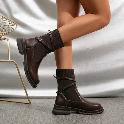 Chic und Stil | Elegant Brown Ankle Boots with Wrap Straps
